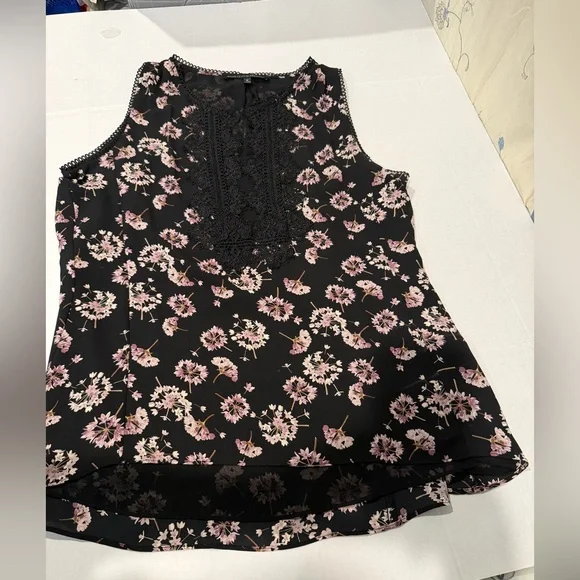 White House Black Market Black Floral Sleeveless Top - Picture 2 of 8
